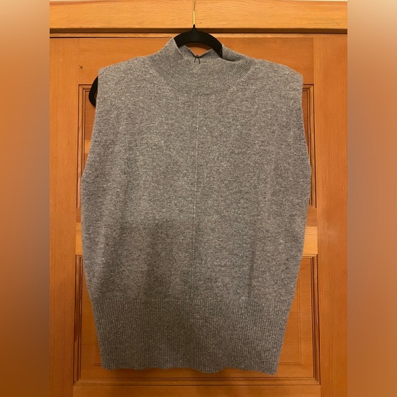 banana republic gray vest - Picture 2 of 4